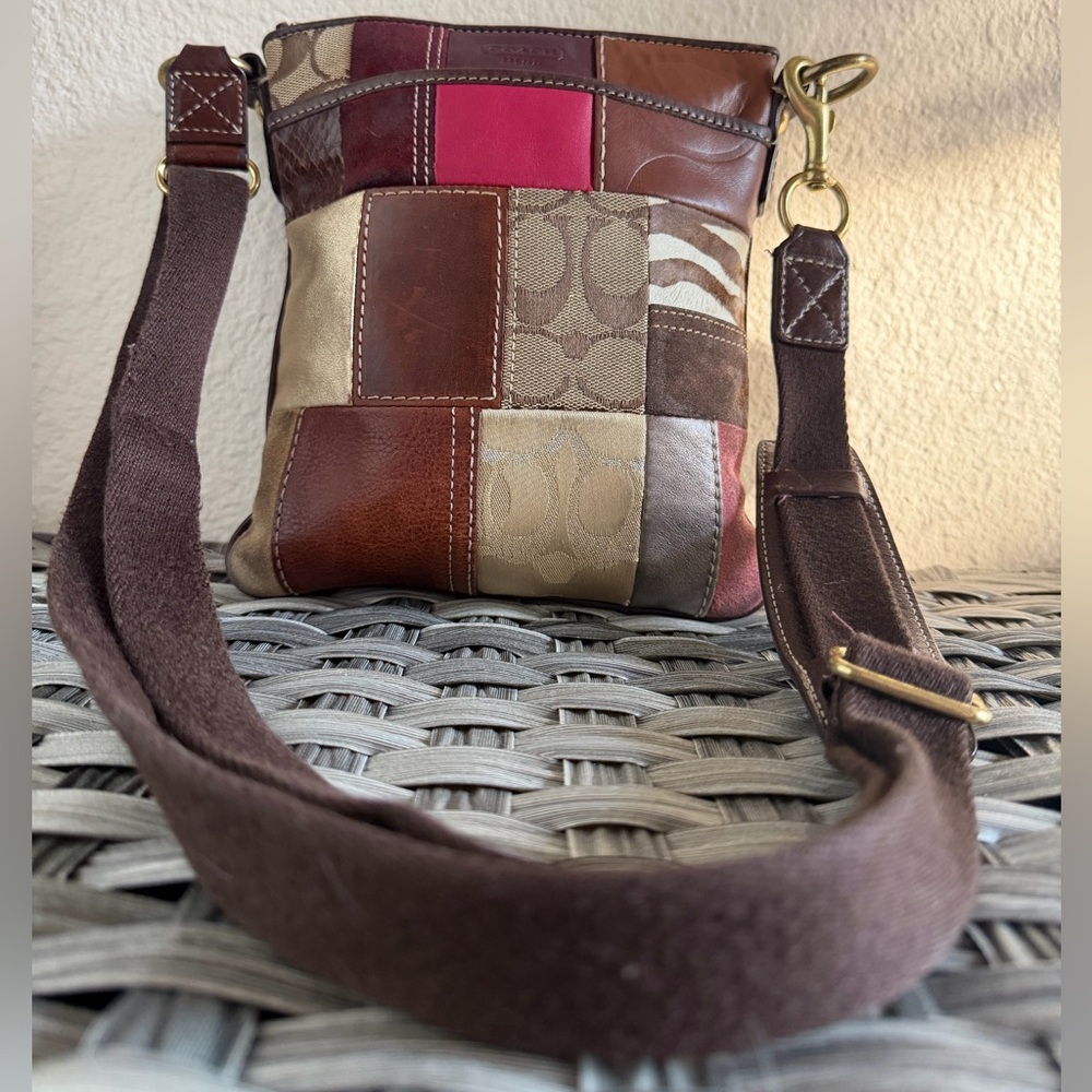 Coach Patchwork Crossbody Swingpack – Multicolor Leather & Suede Mix - Picture 9 of 16